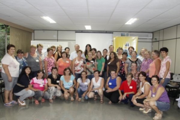 Curso Coopera&ccedil;&atilde;o e Lideran&ccedil;a &eacute; realizado para mulheres dos CFCs