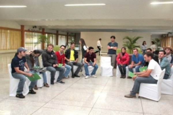 Jovens da Copagril participam do Elicoop, em Mandaguari