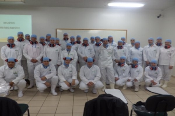 Auditores do Programa 5S visitam a Unidade Industrial de Aves