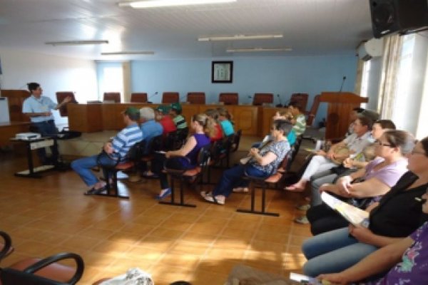  Produtores de leite de S&atilde;o Jos&eacute; recebem treinamento sobre a IN 62