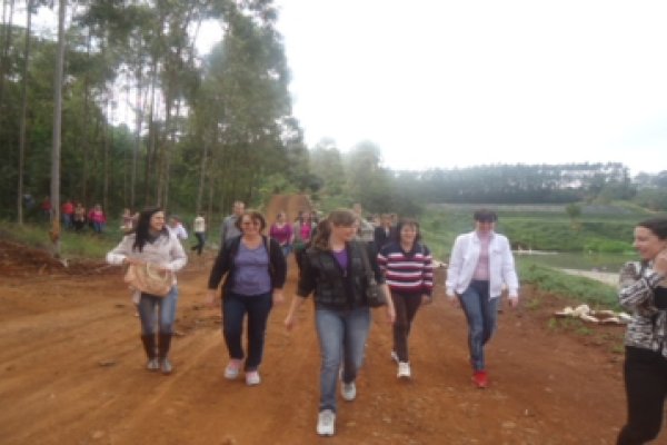  Professores do Cooperjovem conhecem Unidade Industrial de Aves