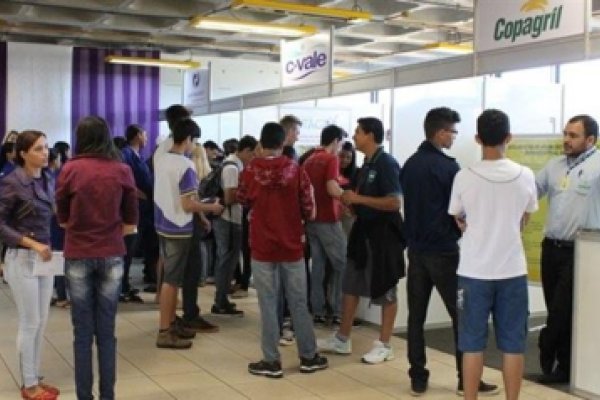 Copagril participa da Feira de Empregabilidade e Oportunidades, na PUC