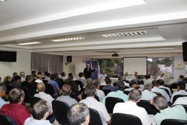 Cooperativistas do Oeste do Paran&aacute; participam do Encontro de N&uacute;cleos em Marechal Rondon