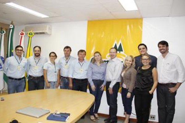 Comitiva da R&uacute;ssia visita a Copagril para falar sobre mercado de carnes