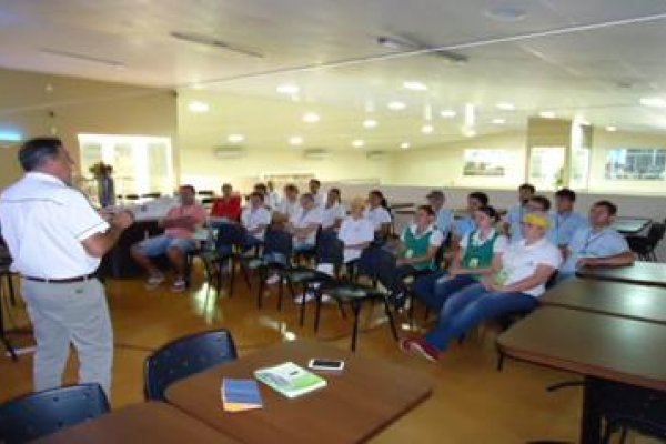 Palestra para funcion&aacute;rios aborda o controle integrado de pragas