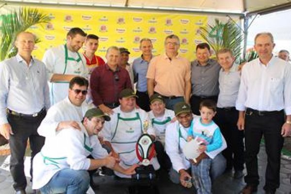 Copagril conquista 2&ordm; lugar no concurso do Boi no Rolete