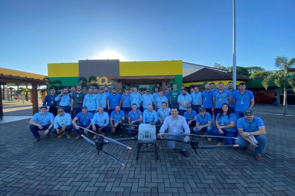 Equipe t&eacute;cnica da Copagril participa de treinamento com drone
