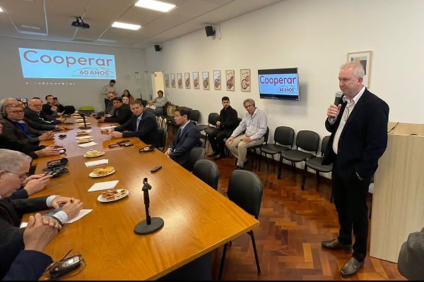 Presidente da Copagril participa de miss&atilde;o cooperativista na Argentina