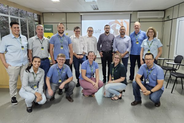 Colaboradores da Copagril participam de treinamento sobre importa&ccedil;&atilde;o e exporta&ccedil;&atilde;o