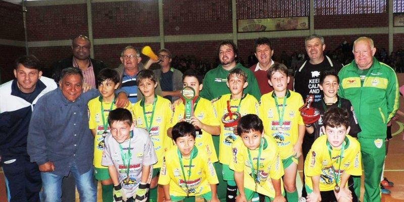 Equipes das escolinhas da AACC conquistam bons resultados em copas regionais