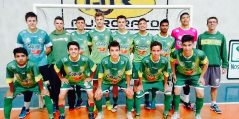 Equipe sub-17 da Copagril avan&ccedil;a para pen&uacute;ltima fase da Ta&ccedil;a Paran&aacute;