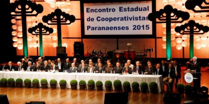 Cooperativas do Paran&aacute; faturam R$ 56,5 bilh&otilde;es e crescem 13% em 2015