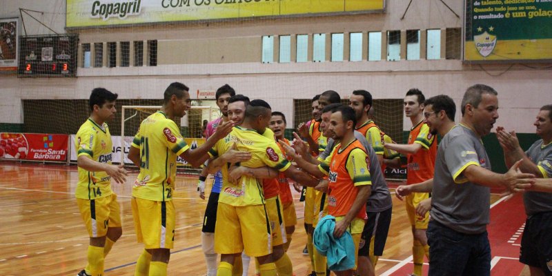 Copagril Futsal estreia com goleada em casa no Campeonato Paranaense