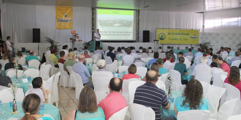 Semin&aacute;rio de Produtores de Aves Copagril re&uacute;ne cerca de 400 pessoas