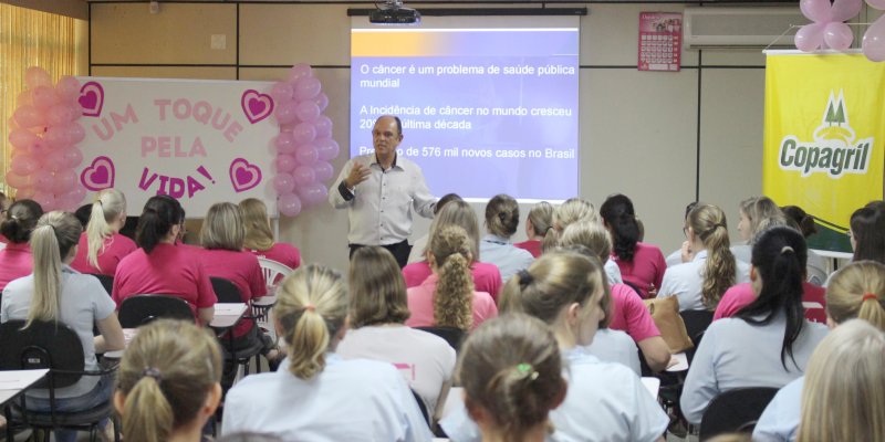 Funcion&aacute;rias da Copagril ampliam conhecimentos sobre preven&ccedil;&atilde;o ao c&acirc;ncer
