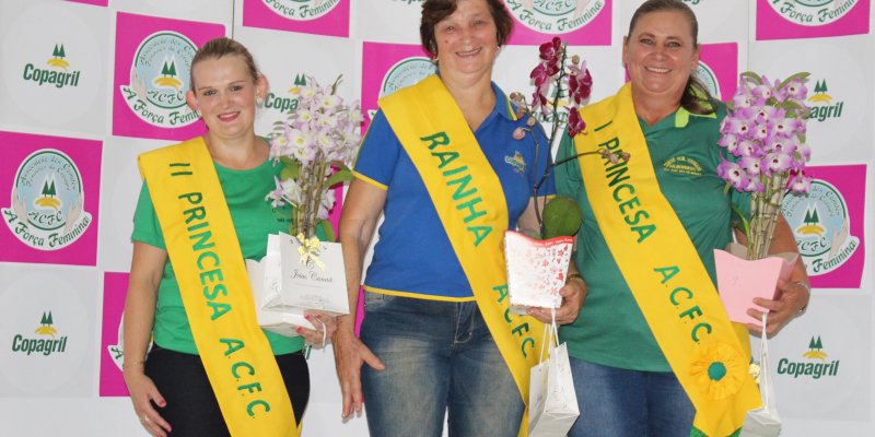 Lori Gerhard &eacute; coroada rainha da ACFC