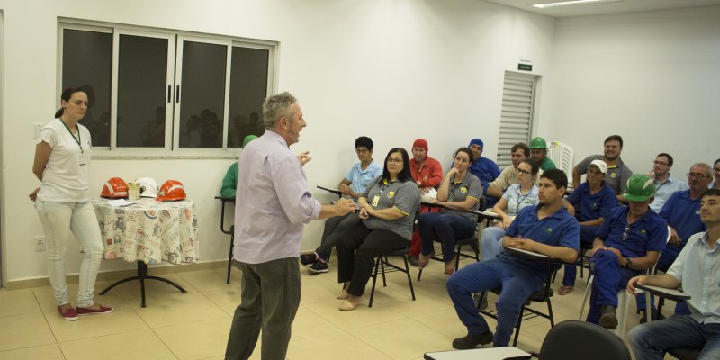 Copagril realiza palestras para funcion&aacute;rios sobre preven&ccedil;&atilde;o &agrave; dengue