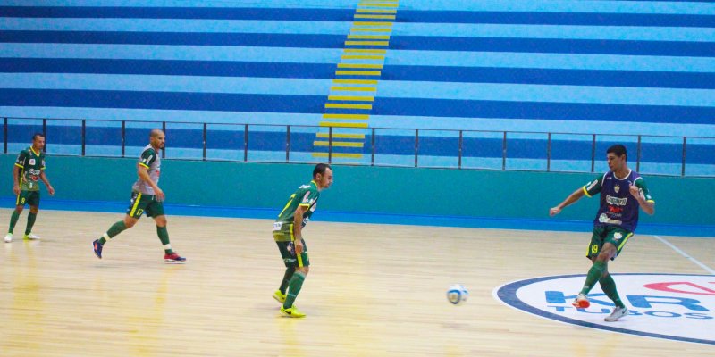 Em duelo pelas primeiras posi&ccedil;&otilde;es do Paranaense, Copagril Futsal enfrenta o Foz amanh&atilde; no Ney Braga