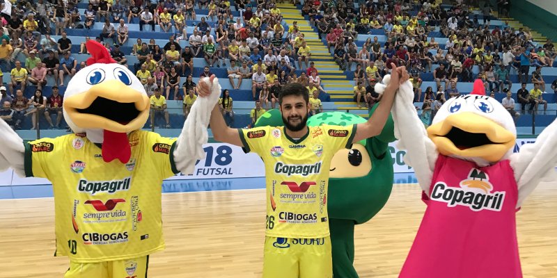 Copagril Futsal vence Shouse e apresenta novo contratado: Eduardo Jab&aacute;