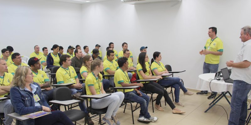 Copagril realiza Semana de Boas Pr&aacute;ticas de Fabrica&ccedil;&atilde;o em f&aacute;bricas e supermercados