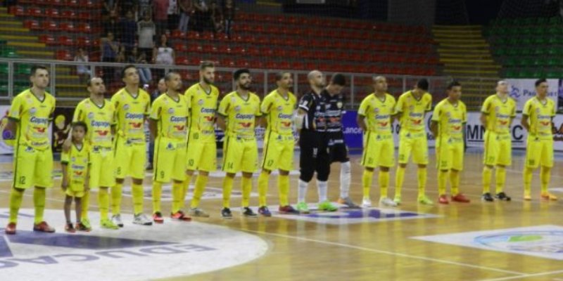 Copagril Futsal vence Umuarama e fica a dois pontos do l&iacute;der no Paranaense