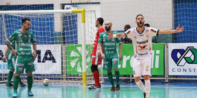 Copagril Futsal goleia Toledo por 7x3 e sacramenta lideran&ccedil;a na S&eacute;rie Ouro