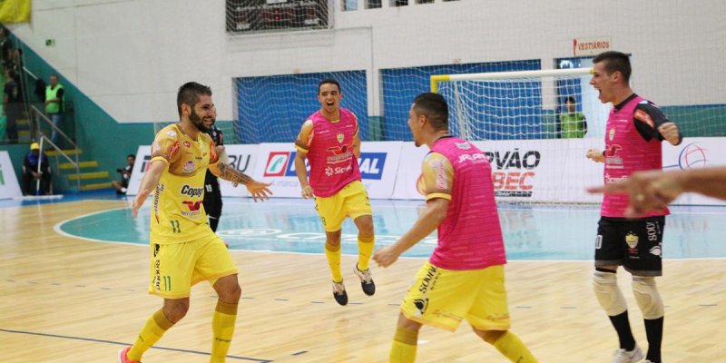 Eduardo Jab&aacute; brilha e AACC Copagril vence em casa pela Liga Nacional