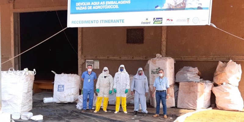 Embalagens vazias de defensivos s&atilde;o entregues na Copagril de Mundo Novo
