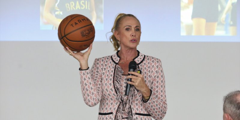 Copagril recebe Hort&ecirc;ncia Marcari durante Capacita&ccedil;&atilde;o F&ecirc;nix de Lideran&ccedil;a 