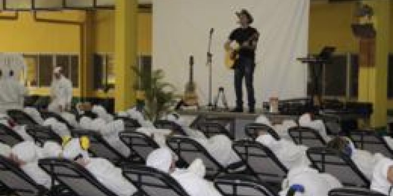Abertura do Workshop da Unidade Industrial de Aves &eacute; realizada com show musical                     