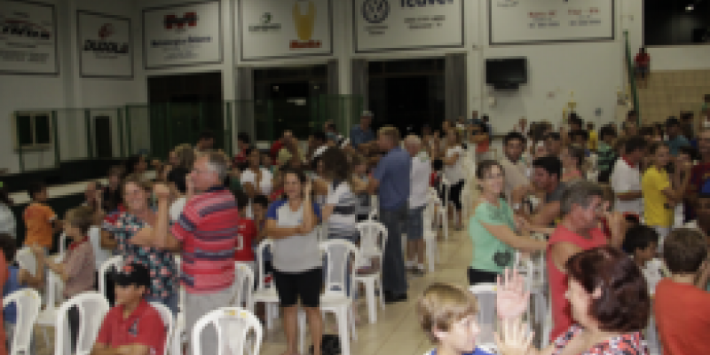 Pais e alunos das Escolinhas da AACC participam de palestra                            