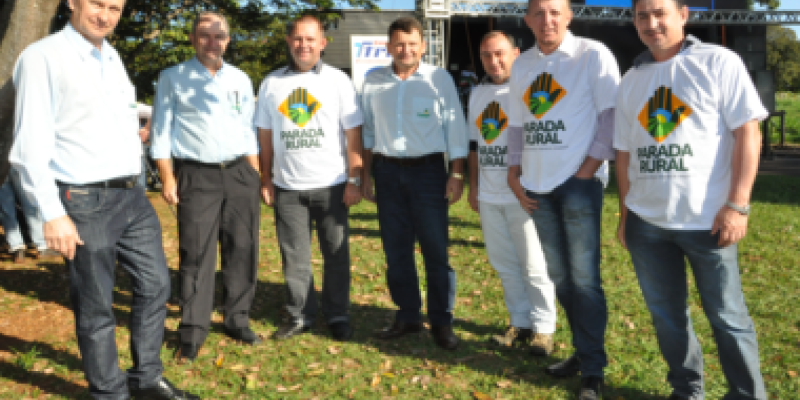 Agricultores realizam manifesto pac&iacute;fico contra o processo de demarca&ccedil;&atilde;o de terras ind&iacute;genas        