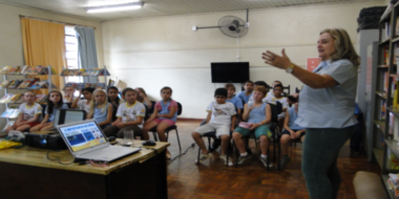 Alunos participam de palestra sobre coopera&ccedil;&atilde;o pela &aacute;gua