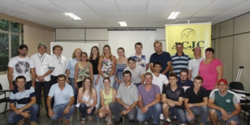 Jovens: trabalho da Copagril &eacute; modelo para outras cooperativas