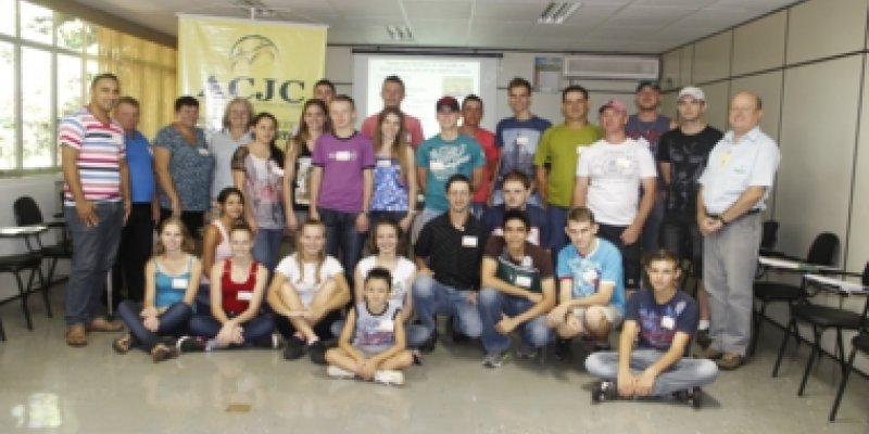 Lideran&ccedil;as da ACJC passam por treinamento 