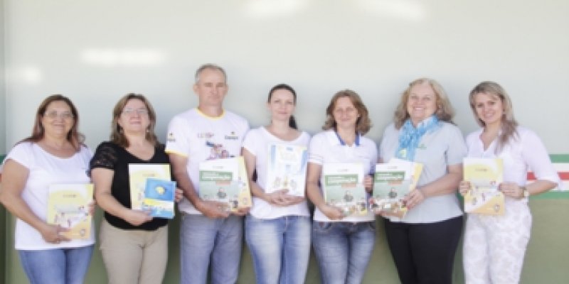 Iniciam as atividades do Cooperjovem na &aacute;rea de a&ccedil;&atilde;o da Copagril