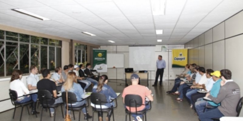  Controle de pragas &eacute; tema de palestra para funcion&aacute;rios