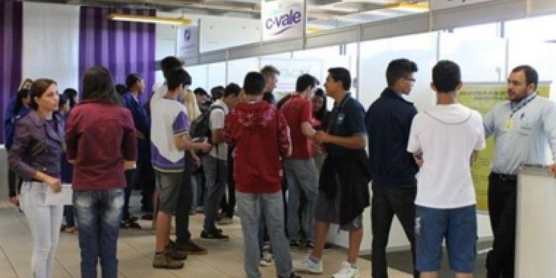 Copagril participa da Feira de Empregabilidade e Oportunidades, na PUC