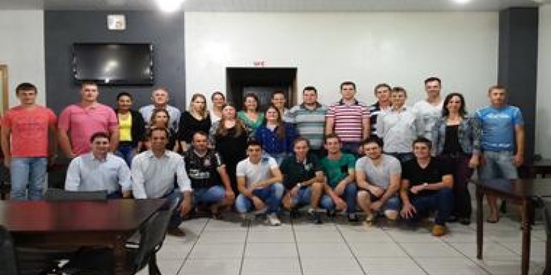 T&eacute;cnicos da Copagril aplicam treinamento t&eacute;cnico comercial