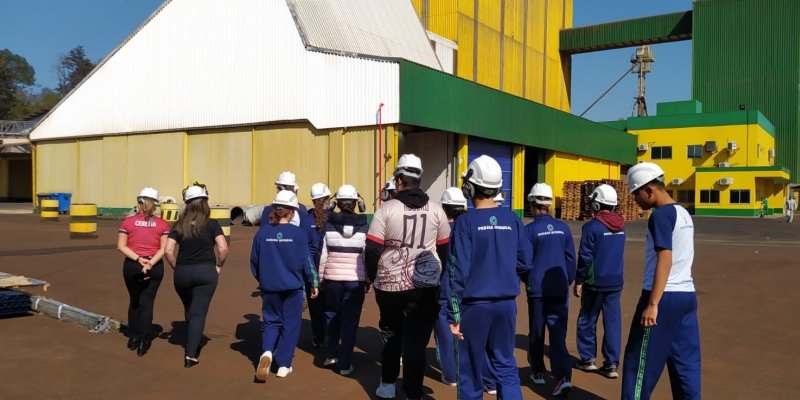 Copagril recebe alunos do curso T&eacute;cnico em Alimentos do Col&eacute;gio Ceretta/Senai